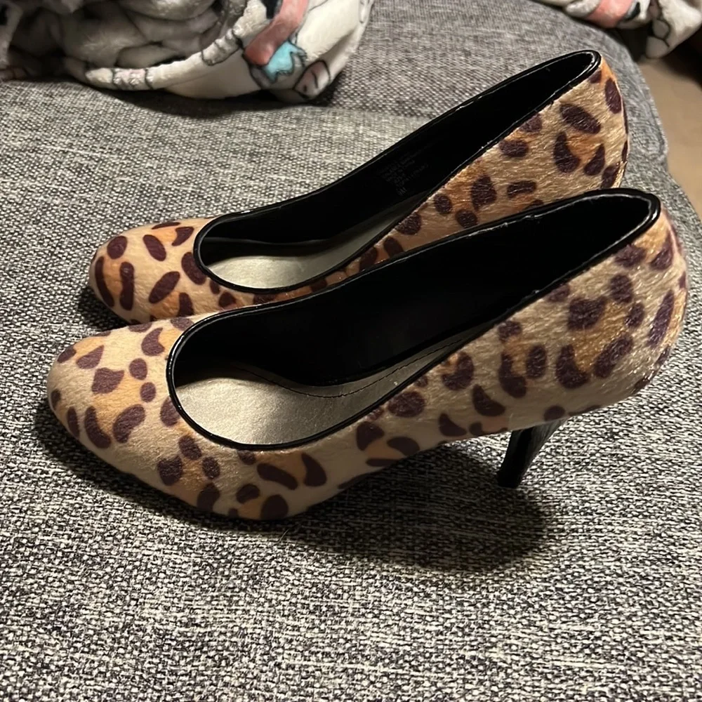 FERGALICIOUS by FERGIE  UTOPIA LEOPARD FAUX FUR HEELS
